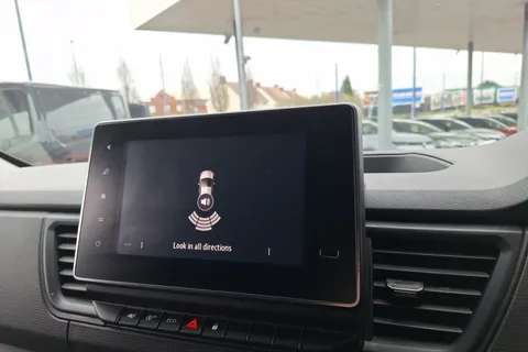 VA23CFF Renault Trafic SL30 Blue dCi 130 Advance Van Thumbnail #35