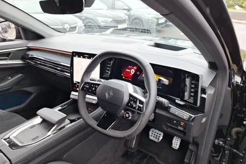 BT74VNW Renault Rafale E-Tech FHEV Techno Esprit Alpine 5dr Auto 4C Thumbnail #26