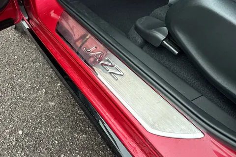 DC73UKD Honda Jazz 1.5 i-MMD Hybrid Advance Sport 5dr eCVT Thumbnail #40