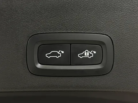 DY23KJU Volvo XC40 2.0 B3P Plus Dark 5dr Auto Thumbnail #29