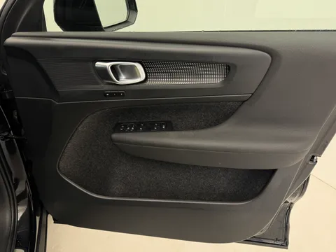 DY23KJU Volvo XC40 2.0 B3P Plus Dark 5dr Auto Thumbnail #18