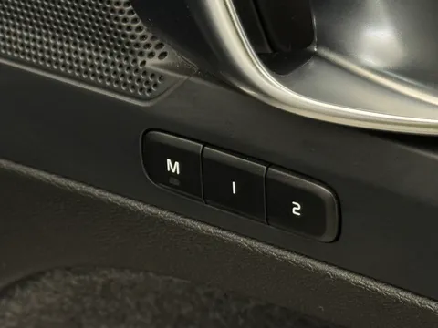 DY23KJU Volvo XC40 2.0 B3P Plus Dark 5dr Auto Thumbnail #20