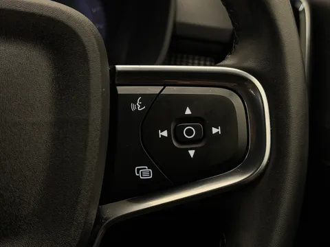 DY23KJU Volvo XC40 2.0 B3P Plus Dark 5dr Auto Thumbnail #24