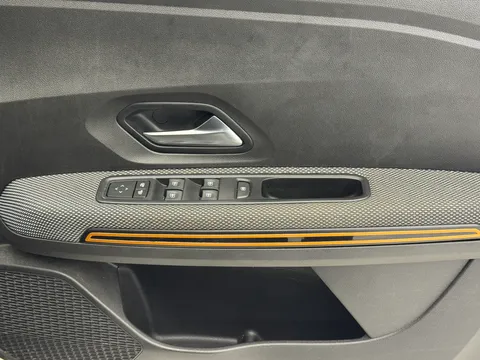 DY72NDZ Dacia Sandero Stepway 1.0 TCe Bi-Fuel Comfort 5dr Thumbnail #17