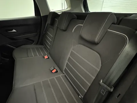 EJ23BNB Dacia Duster 1.3 TCe 150 Journey 5dr EDC Thumbnail #11