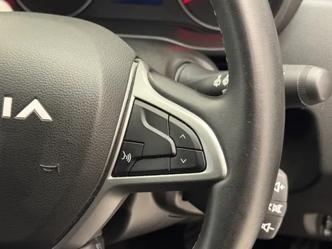 EJ23BNB Dacia Duster 1.3 TCe 150 Journey 5dr EDC Thumbnail #21