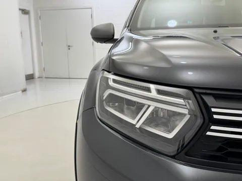 EJ23BNB Dacia Duster 1.3 TCe 150 Journey 5dr EDC Thumbnail #32