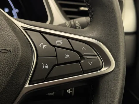 PF72NBE Renault Captur 1.6 E-Tech full hybrid 145 Techno 5dr Auto Thumbnail #21