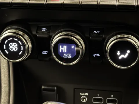 PF72NBE Renault Captur 1.6 E-Tech full hybrid 145 Techno 5dr Auto Thumbnail #26