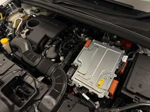 PF72NBE Renault Captur 1.6 E-Tech full hybrid 145 Techno 5dr Auto Thumbnail #28