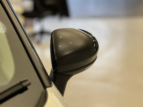 PF72NBE Renault Captur 1.6 E-Tech full hybrid 145 Techno 5dr Auto Thumbnail #30