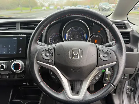 15 of 32 for Honda Jazz 1.5 i-VTEC Sport 5dr