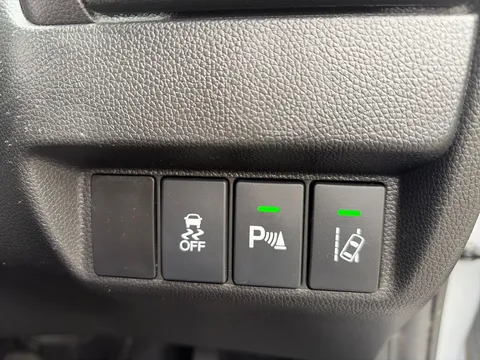 17 of 32 for Honda Jazz 1.5 i-VTEC Sport 5dr