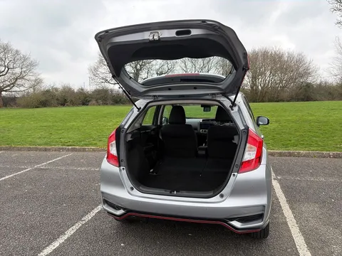 21 of 32 for Honda Jazz 1.5 i-VTEC Sport 5dr