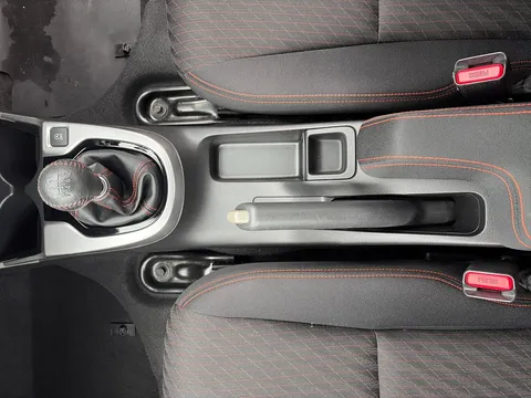 25 of 32 for Honda Jazz 1.5 i-VTEC Sport 5dr