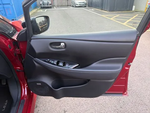 17 of 25 for Nissan LEAF 160kW e+ Tekna 59kWh 5dr Auto