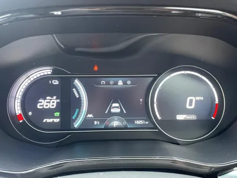 SG70MDX Kia E-Niro 150kW 4 64kWh 5dr Auto Thumbnail #9