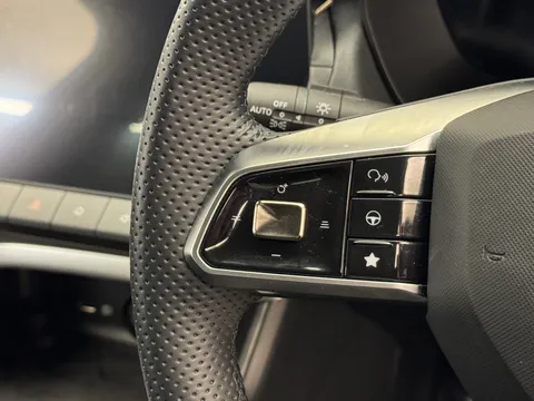 LE74GHB Mg Motor Uk Zs 1.5 Hybrid+ Trophy 5dr Auto Thumbnail #18