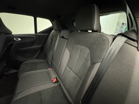 DU75YLE Volvo XC40 2.0 B3P Plus Black Edition 5dr Auto Thumbnail #13