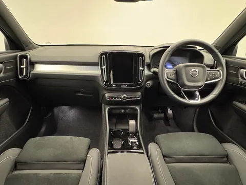 DU75YLE Volvo XC40 2.0 B3P Plus Black Edition 5dr Auto Thumbnail #10