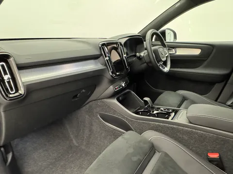 DU75YLE Volvo XC40 2.0 B3P Plus Black Edition 5dr Auto Thumbnail #11