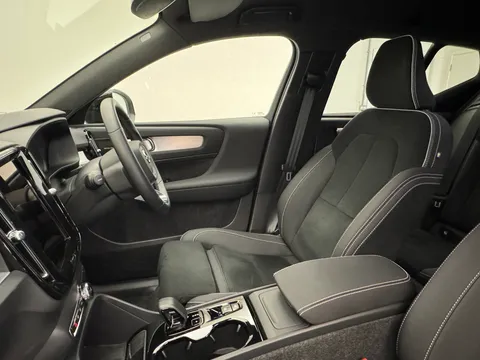 DU75YLE Volvo XC40 2.0 B3P Plus Black Edition 5dr Auto Thumbnail #12