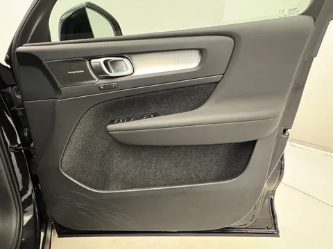 DU75YLE Volvo XC40 2.0 B3P Plus Black Edition 5dr Auto Thumbnail #21