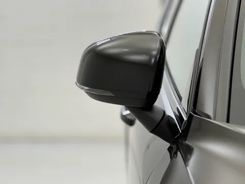 DU75YLE Volvo XC40 2.0 B3P Plus Black Edition 5dr Auto Thumbnail #32