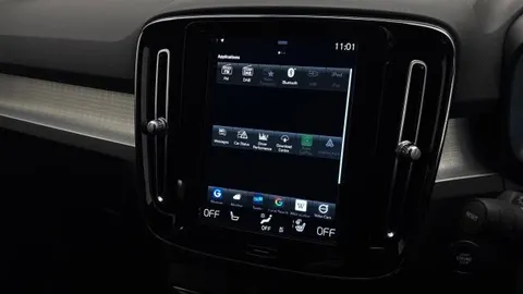 CF70CFA Volvo XC40 1.5 T3 [163] Momentum 5dr Geartronic Thumbnail #7