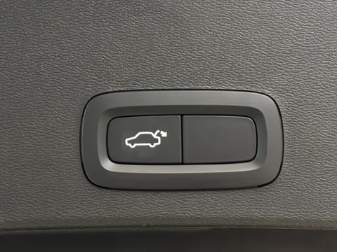 RE25KPT Volvo XC40 2.0 B3P Core 5dr Auto Thumbnail #30