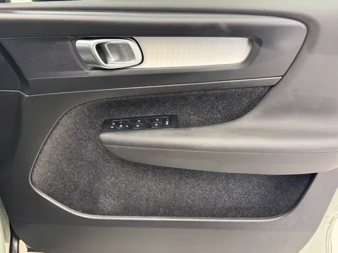 RE25KPT Volvo XC40 2.0 B3P Core 5dr Auto Thumbnail #17