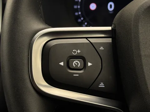 RE25KPT Volvo XC40 2.0 B3P Core 5dr Auto Thumbnail #20