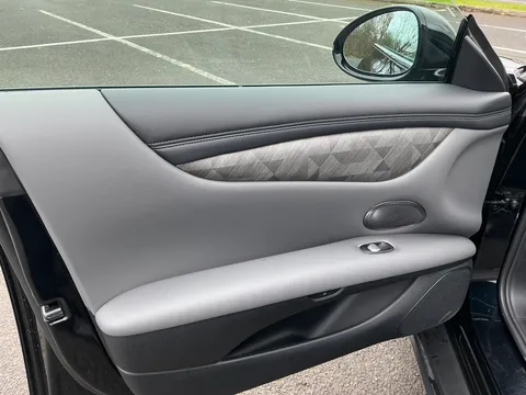 DC75XCY Mg Motor Uk Im5 217kW Standard Range 75kWh 5dr Auto Thumbnail #55