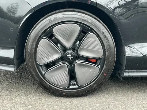 DC75XCY Mg Motor Uk Im5 217kW Standard Range 75kWh 5dr Auto Thumbnail #13