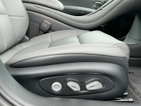 DC75XCY Mg Motor Uk Im5 217kW Standard Range 75kWh 5dr Auto Thumbnail #23