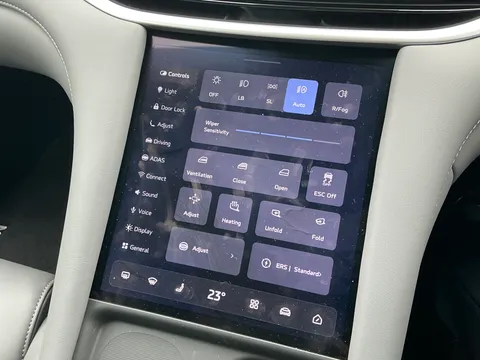 DC75XCY Mg Motor Uk Im5 217kW Standard Range 75kWh 5dr Auto Thumbnail #29