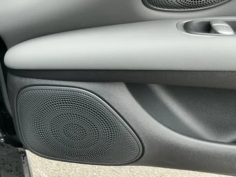 DC75XCY Mg Motor Uk Im5 217kW Standard Range 75kWh 5dr Auto Thumbnail #39