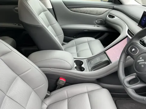 DC75XCY Mg Motor Uk Im5 217kW Standard Range 75kWh 5dr Auto Thumbnail #41