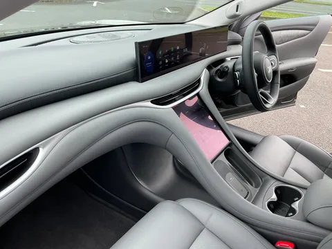 DC75XCY Mg Motor Uk Im5 217kW Standard Range 75kWh 5dr Auto Thumbnail #53