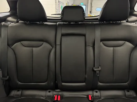 BT18NWM Renault Kadjar 1.2 TCE Signature S Nav 5dr EDC Thumbnail #16