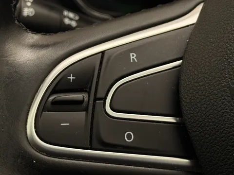 BT18NWM Renault Kadjar 1.2 TCE Signature S Nav 5dr EDC Thumbnail #24