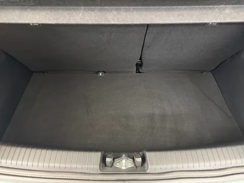 DY24YXU Hyundai i10 1.2 Premium 5dr Auto Thumbnail #10