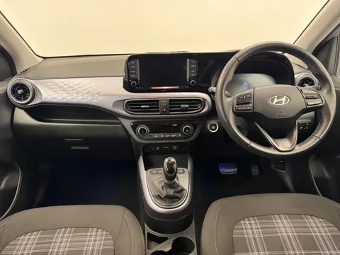 DY24YXU Hyundai i10 1.2 Premium 5dr Auto Thumbnail #2