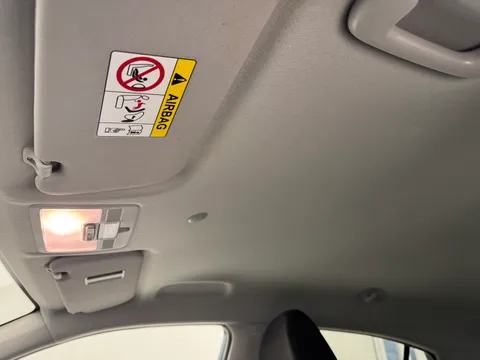 DY24YXU Hyundai i10 1.2 Premium 5dr Auto Thumbnail #14