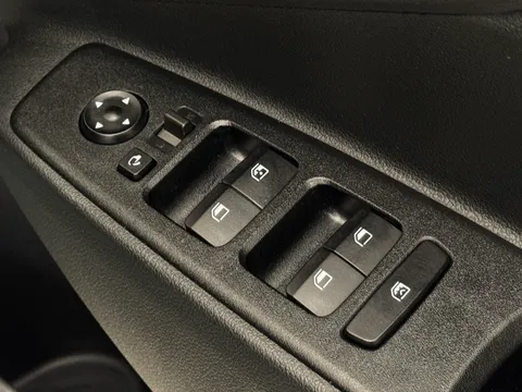 DY24YXU Hyundai i10 1.2 Premium 5dr Auto Thumbnail #18