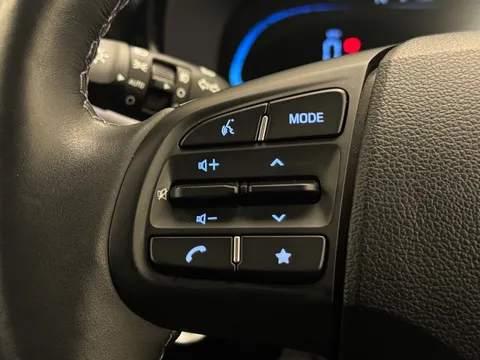 DY24YXU Hyundai i10 1.2 Premium 5dr Auto Thumbnail #19