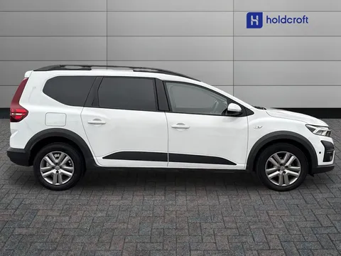 12 of 33 for Dacia Jogger 1.0 TCe Expression 5dr