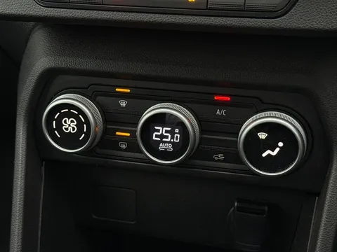 4 of 33 for Dacia Jogger 1.0 TCe Expression 5dr