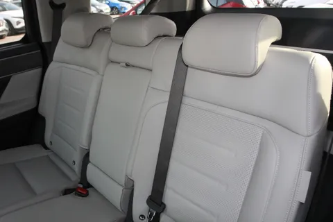 DV75BAO Hyundai Santa Fe 1.6 TGDi Plug-in Hybrid Ultimate 5dr 4WD Auto Thumbnail #11