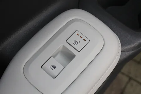 DV75BAO Hyundai Santa Fe 1.6 TGDi Plug-in Hybrid Ultimate 5dr 4WD Auto Thumbnail #12